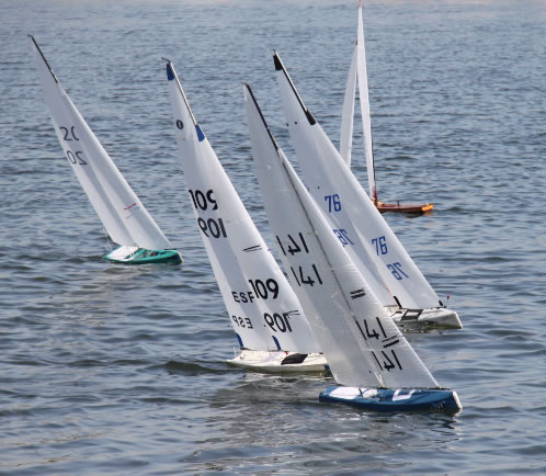 Vaixells IOM en regata