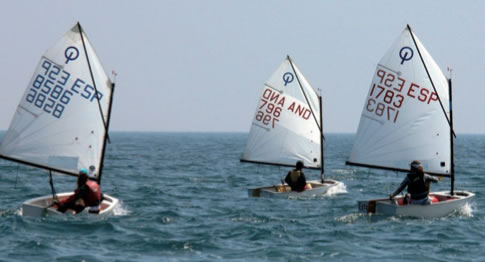 Optimists al Club Nàutic El Masnou